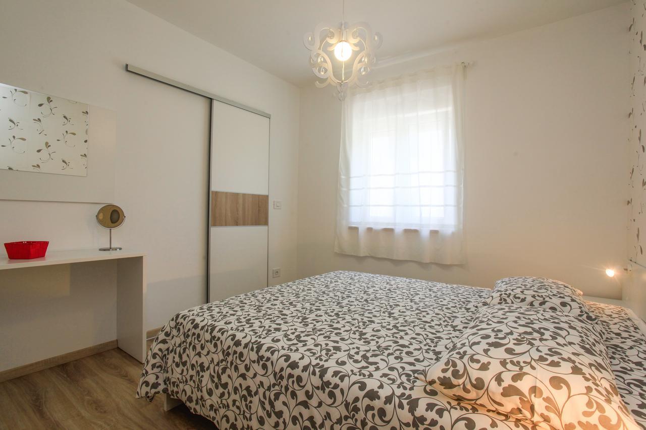 Apartments Fiora เปรมันตูรา ภายนอก รูปภาพ