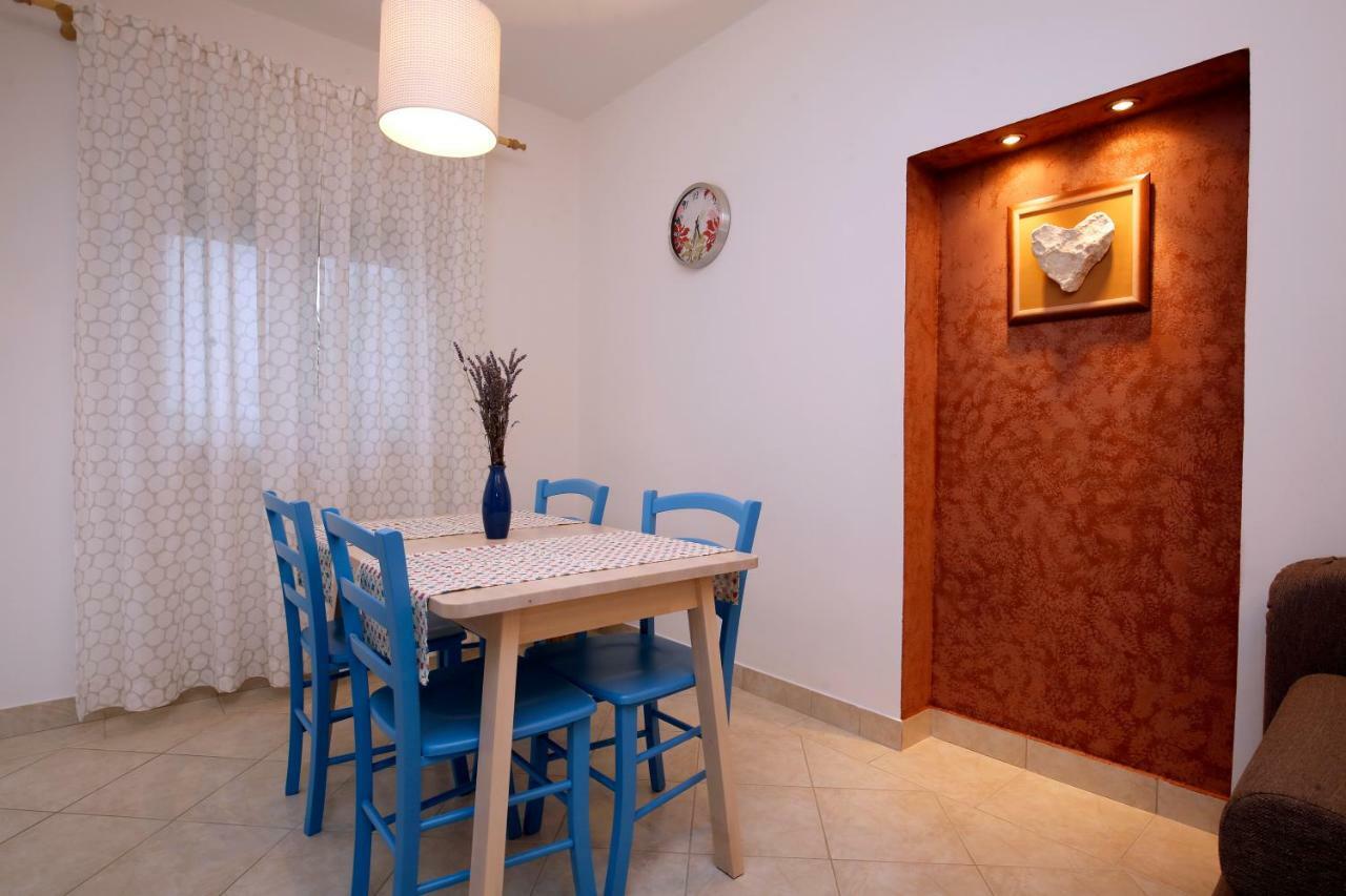 Apartments Fiora เปรมันตูรา ภายนอก รูปภาพ